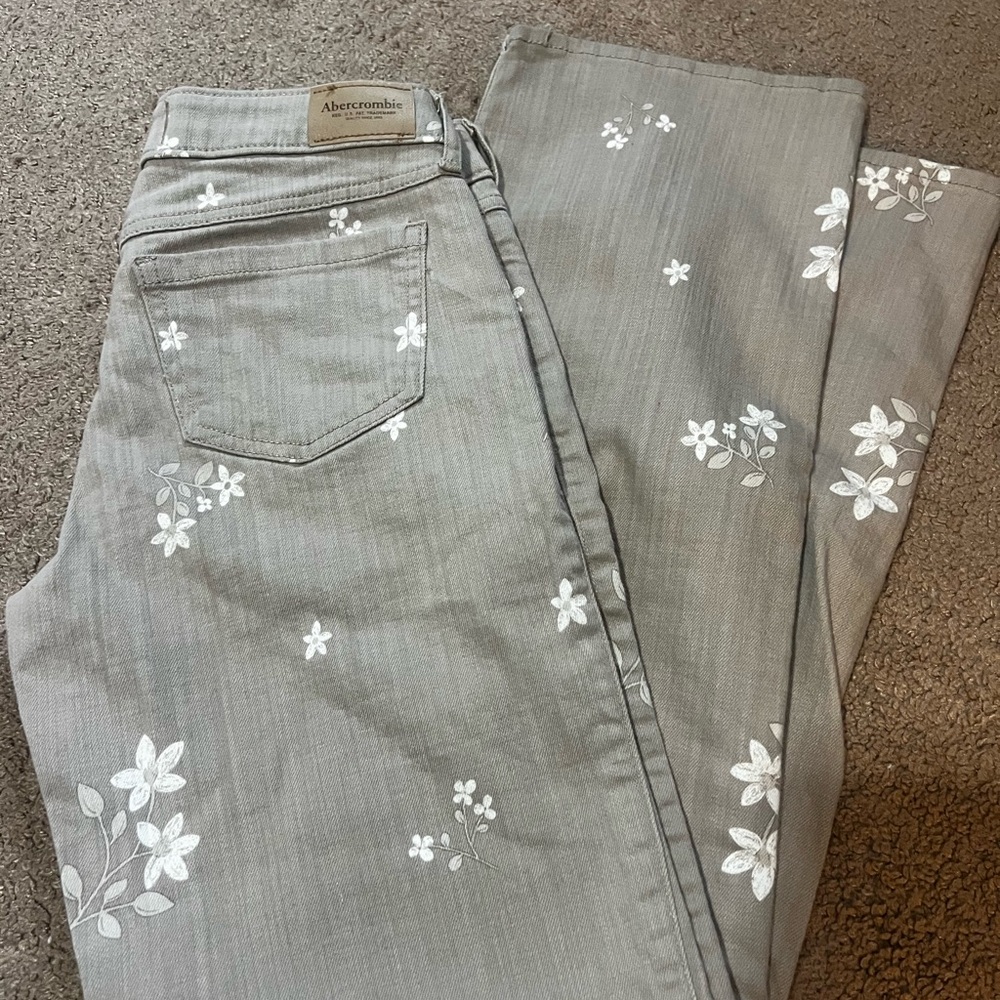 Abercrombie Kids Gray Floral Straight Leg Jeans